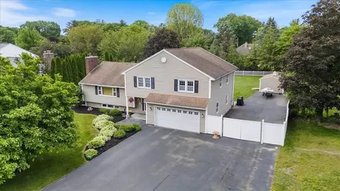 75 Cox Ln, Methuen, MA 01844
