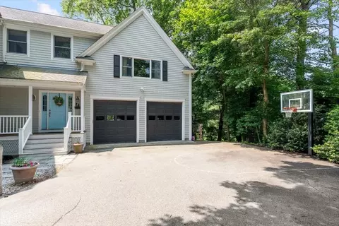 12 Whitcomb Ln, Hingham, MA 02043 photo 2