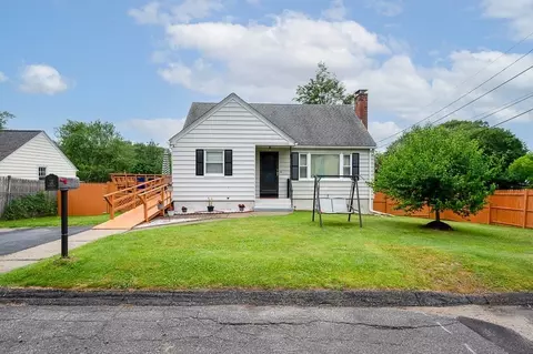 96 Calumet Ave, Worcester, MA 01606