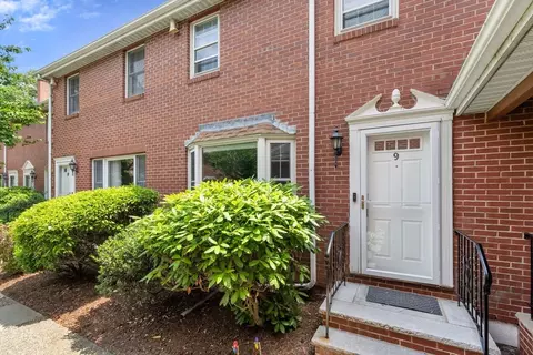 224 Park St #C9, Stoneham, MA 02180