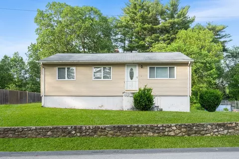 20 Hilltop Dr, Burlington, MA 01803