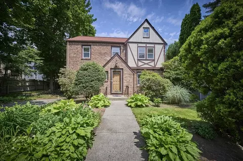 419 Pond St, Boston, MA 02130