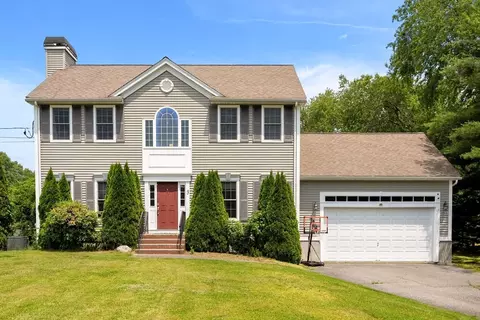 3 42nd St, Berkley, MA 02779