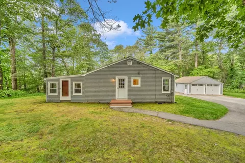 26 Beacon St, Amesbury, MA 01913