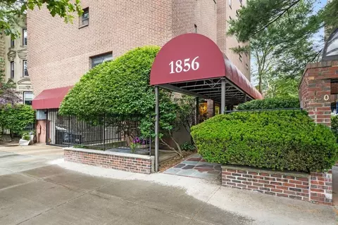 1856 Beacon St #2D, Brookline, MA 02445