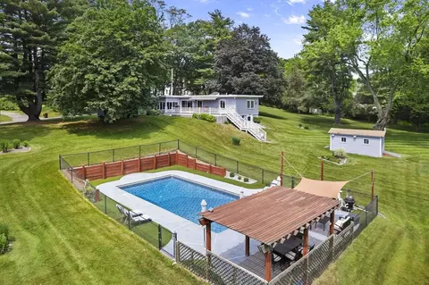 44 Locust St, Merrimac, MA 01860