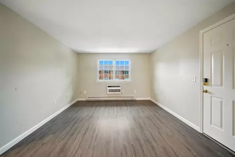 2 Maple Crest Cir #F, Holyoke, MA 01040 photo 7