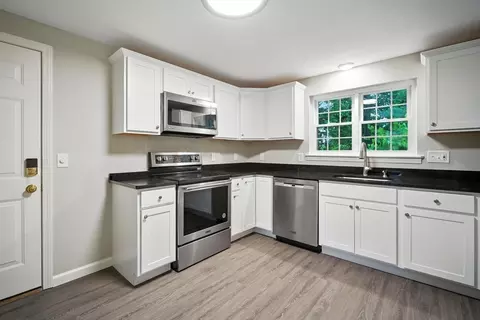 2 Maple Crest Cir #F, Holyoke, MA 01040 photo 2