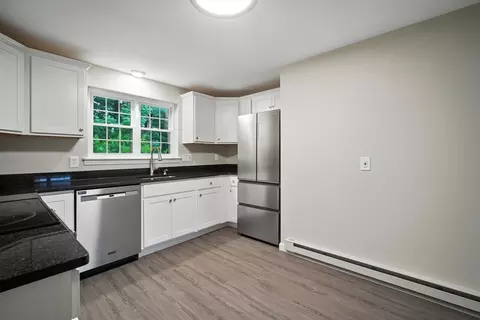 2 Maple Crest Cir #F, Holyoke, MA 01040 photo 4