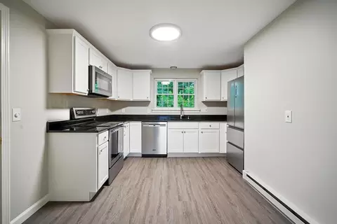 2 Maple Crest Cir #F, Holyoke, MA 01040 photo 3