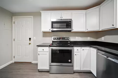 2 Maple Crest Cir #F, Holyoke, MA 01040 photo 5