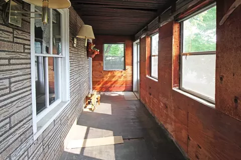 74 Parsons St, Easthampton, MA 01027 photo 2