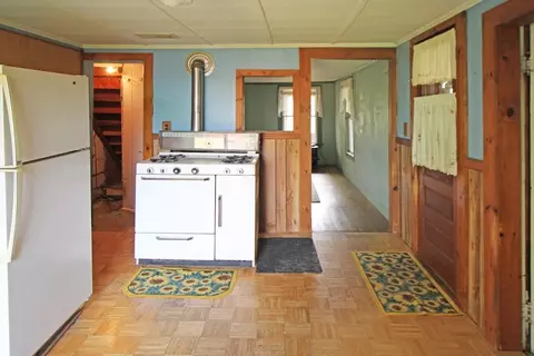 74 Parsons St, Easthampton, MA 01027 photo 7