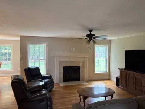 43 Caddyshack Dr, Chicopee, MA 01020 photo 8
