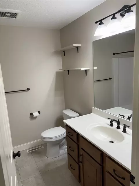 43 Caddyshack Dr, Chicopee, MA 01020 photo 21