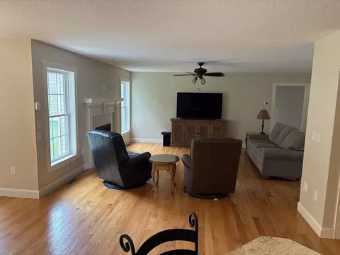 43 Caddyshack Dr, Chicopee, MA 01020 photo 7