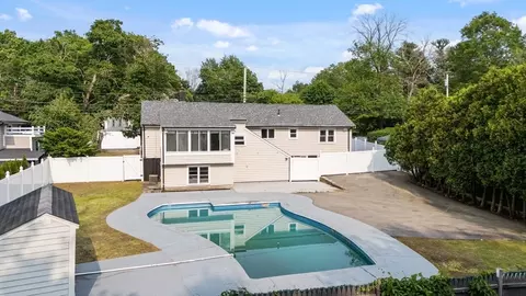 123 Walnut St, Saugus, MA 01906