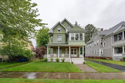92 Firglade Ave, Springfield, MA 01108