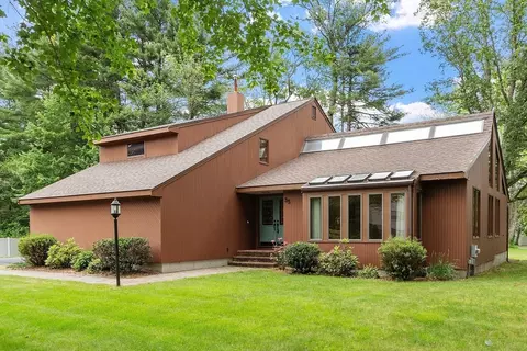 35 Cox Ln, Methuen, MA 01844