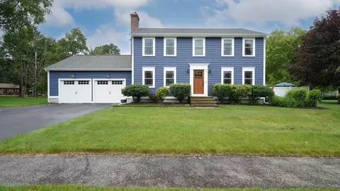 6 Greenbriar Ln, Attleboro, MA 02703