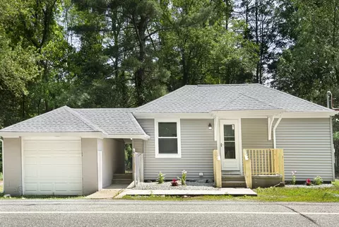 394 Douglas St, Uxbridge, MA 01569