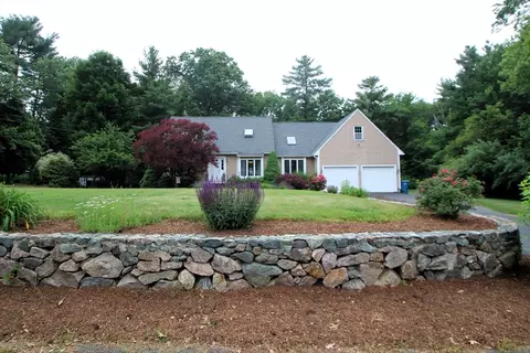 31 Trudeau Ln, East Bridgewater, MA 02333