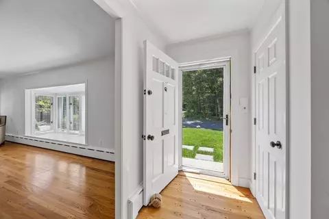 26 Hinckley Cir, Osterville, MA 02655 photo 2