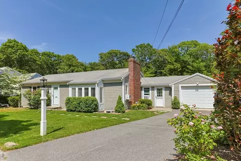 26 Hinckley Cir, Osterville, MA 02655