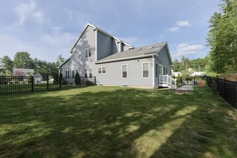 1 Summers Cir, Upton, MA 01568 photo 4