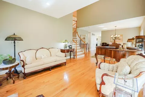 1 Summers Cir, Upton, MA 01568 photo 8