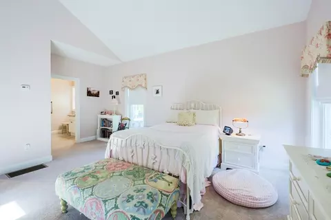 1 Summers Cir, Upton, MA 01568 photo 23