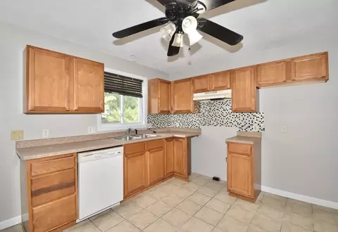 581-583 Armory St, Springfield, MA 01104 photo 11