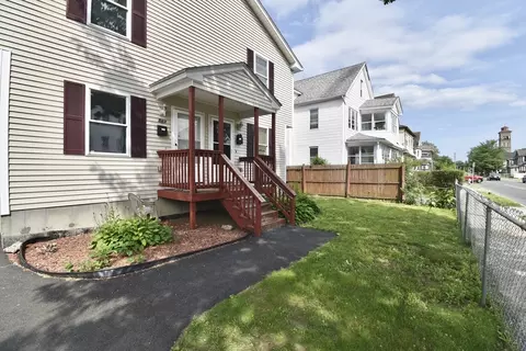 581-583 Armory St, Springfield, MA 01104 photo 4