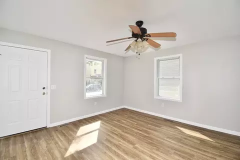 581-583 Armory St, Springfield, MA 01104 photo 9