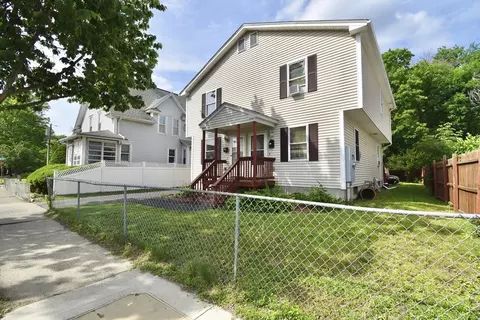 581-583 Armory St, Springfield, MA 01104 photo 3