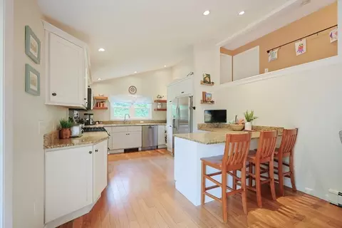 Kitchen - 7 11 Sovereign Hts, Sutton, MA 01590 photo 6 of 6