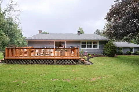 Exterior - 7 11 Sovereign Hts, Sutton, MA 01590 photo 4 of 15