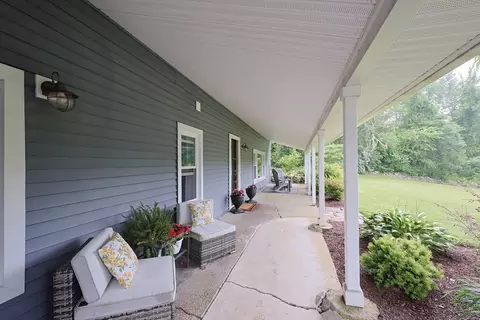 Exterior - 7 11 Sovereign Hts, Sutton, MA 01590 photo 12 of 15