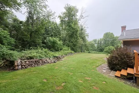 Exterior - 7 11 Sovereign Hts, Sutton, MA 01590 photo 7 of 15