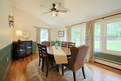 Dining - 7 11 Sovereign Hts, Sutton, MA 01590 photo 1 of 3