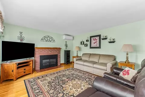 Living - 23 Willard St, Dedham, MA 02026 photo 2 of 4