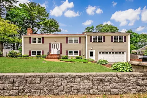 24 Regent Ave, Wareham, MA 02571