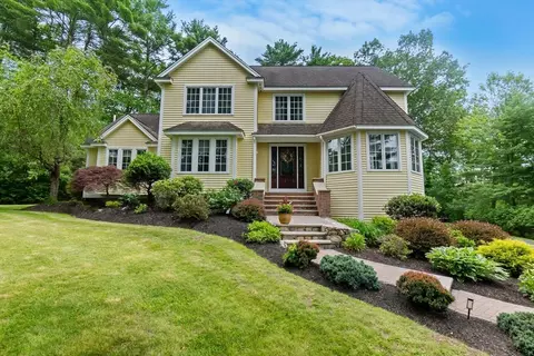 15 Hillside St, Rowley, MA 01969