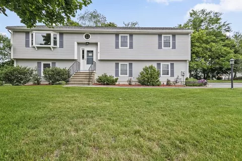 8 Messina Cir, Methuen, MA 01844