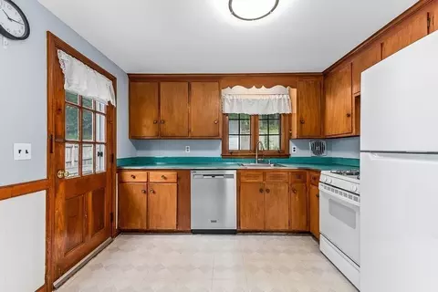 70 Fox Meadow Ln, Dedham, MA 02026 photo 11