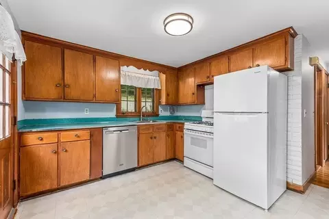 70 Fox Meadow Ln, Dedham, MA 02026 photo 10
