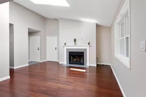 Living - 2104 Hockley Dr #2104, Hingham, MA 02043 photo 3 of 3