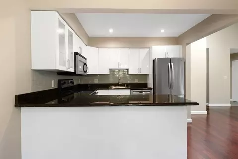 Kitchen - 2104 Hockley Dr #2104, Hingham, MA 02043 photo 2 of 3