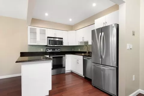 Kitchen - 2104 Hockley Dr #2104, Hingham, MA 02043 photo 3 of 3