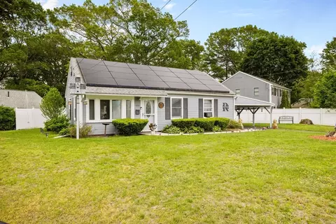 111 Ralph Mann Dr, Stoughton, MA 02072